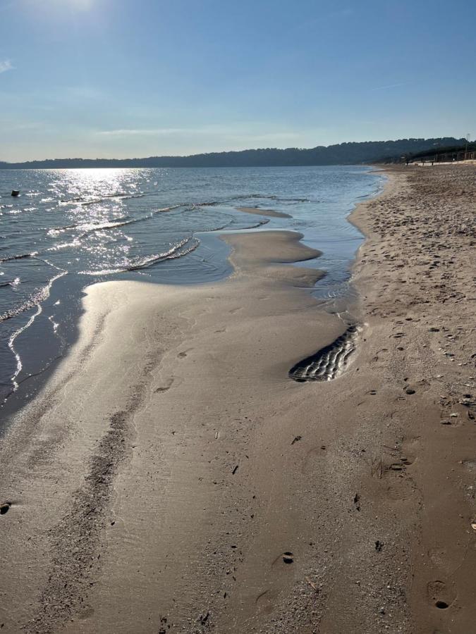 A Quelques Pas De La Mer La Capte Hyères Esterno foto